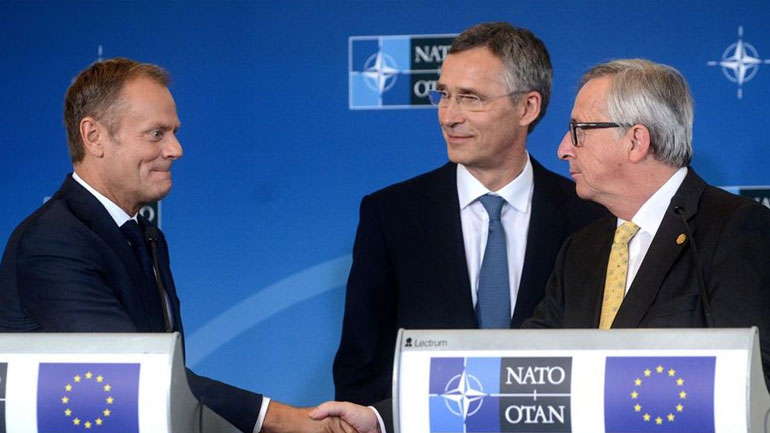 Κοινή δήλωση για τη συνεργασία της ΕΕ με το ΝΑΤΟ υπέγραψαν Τουσκ και Γιούνκερ με τον Στόλτενμπεργκ