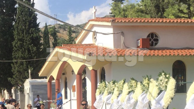 Θρήνος στην κηδεία του 15χρονου