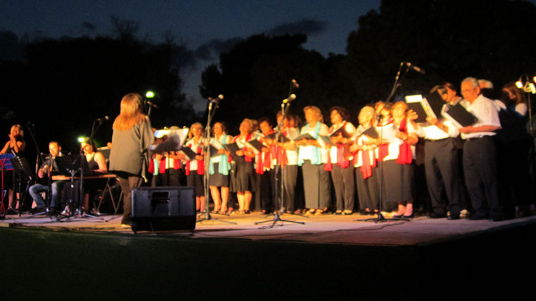 «Τραγουδώντας στην καρδιά του καλοκαιριού» στην πλατεία Υψηλών Αλωνίων «Τραγουδώντας στην καρδιά του καλοκαιριού» στην πλατεία Υψηλών Αλωνίων