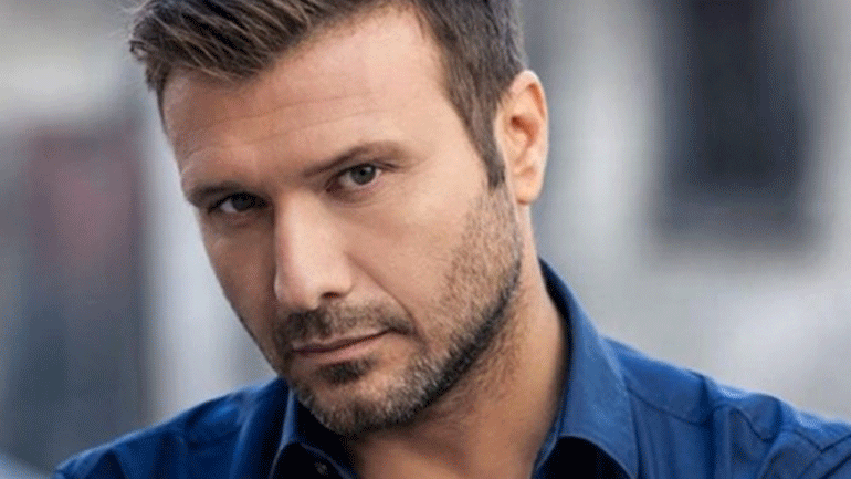 Ο Γιάννης Πλούταρχος στο Μαρούσι Ο Γιάννης Πλούταρχος στο Μαρούσι