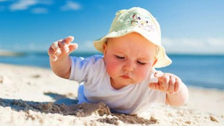 Τι να προσέξετε με τα μωρά όταν έχει ζέστη