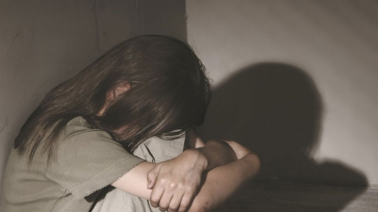 Ηράκλειο: Προφυλακίστηκε ηλικιωμένος για την αποπλάνηση ανήλικης