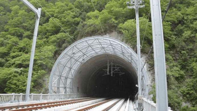 Κίνα: Στην κυκλοφορία δόθηκε η μεγαλύτερη σήραγγα που κατασκευάστηκε κάτω από αργιλώδη εδάφη