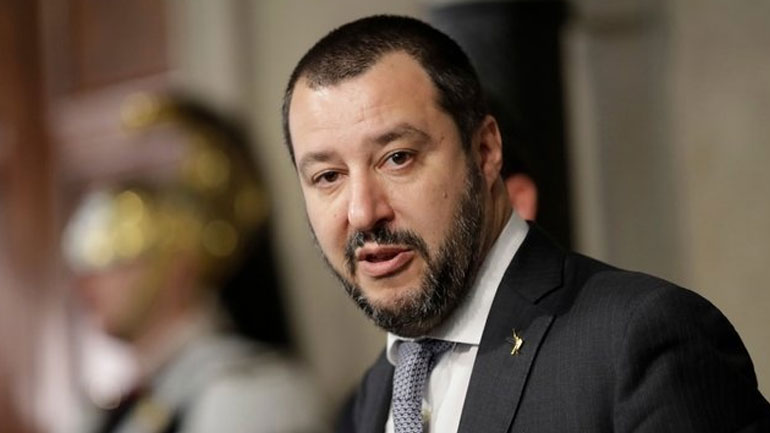Ιταλία: Αντιδράσεις προκαλεί στην κυβέρνηση η σκληρή γραμμή του Σαλβίνι για το μεταναστευτικό
