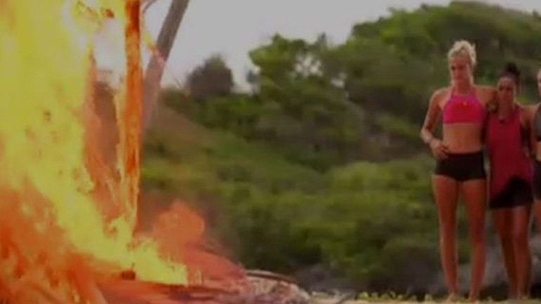 Survivor: Με δάκρυα στα μάτια οι παίκτες καίνε τις καλύβες τους!