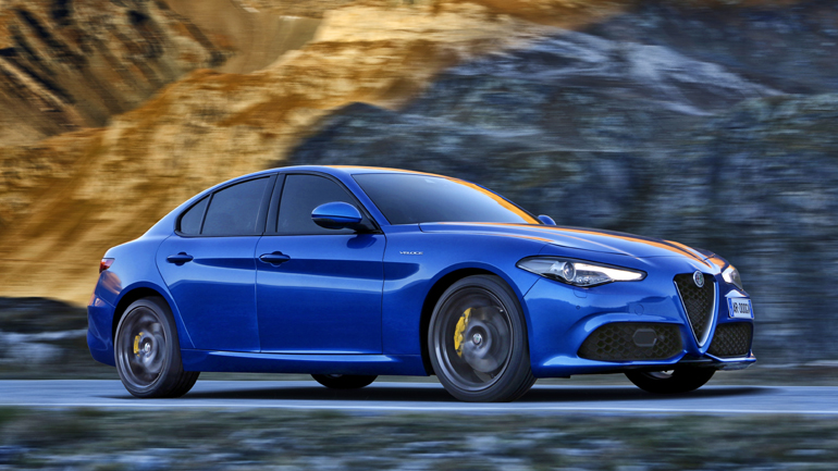 Προσφέρεται με 19άρες ζάντες και κίτρινες ή κόκκινες δαγκάνες φρένων