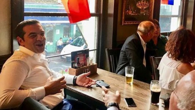 Ο Αλέξης Τσίπρας είδε το ματς του Μουντιάλ σε παμπ του Λονδίνου