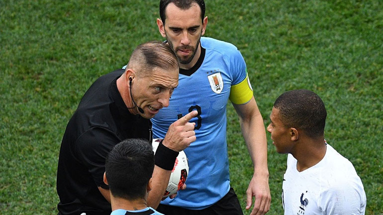 Ο Νέστορ Πιτάνα θα διευθύνει τον τελικό του Μουντιάλ