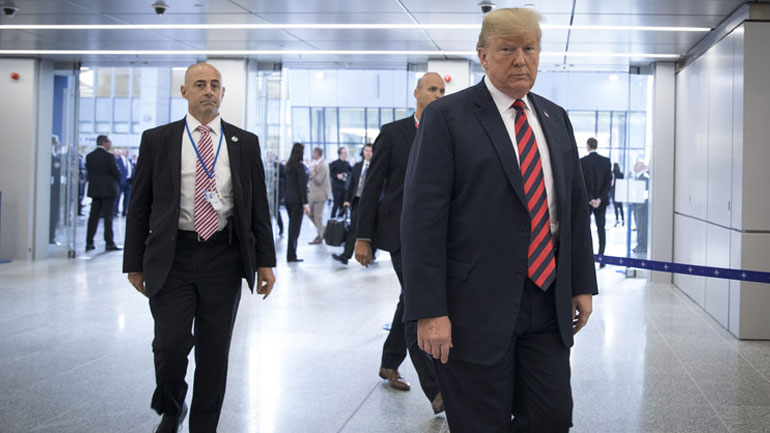 Σύνοδος ΝΑΤΟ: Ο Τραμπ ρίχνει τους τόνους