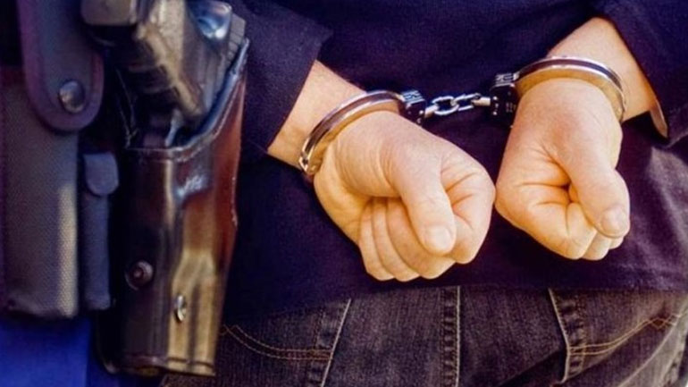 Κως: Αστυνομικοί έκαναν έφοδο σε καμπίνα πλοίου και πέρασαν χειροπέδες σε ζευγάρι