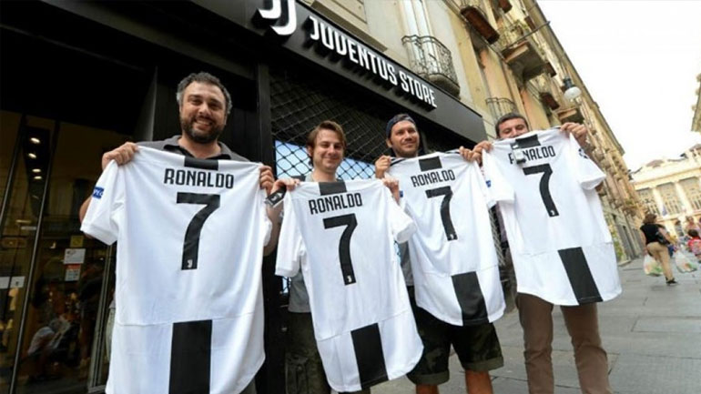 Γιουβέντους: Σε μία ημέρα πουλήθηκαν 520.000 φανέλες του Ρονάλντο !