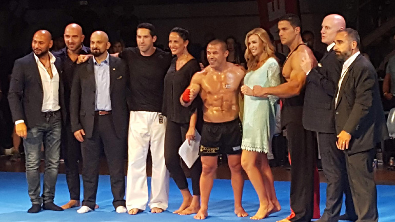 Ο Iron Mike υποδέχθηκε τον Scott Adkins aka Boyka, στο Zambidis Club της Γλυφάδας