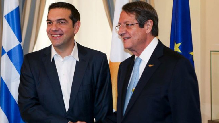 Ο Έλληνας πρωθυπουργός ενημέρωσε τον Κύπριο πρόεδρο για τη συνάντηση με τον Ερντογάν