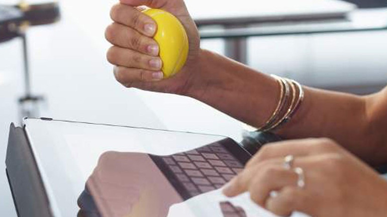 Τέσσερα σημαντικά συμπτώματα του συναισθηματικού στρες που δεν πρέπει να αγνοήσετε