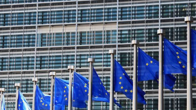 Κομισιόν: Λόγω ισχιαλγίας και όχι αλκοόλ το παραπάτημα Γιούνκερ