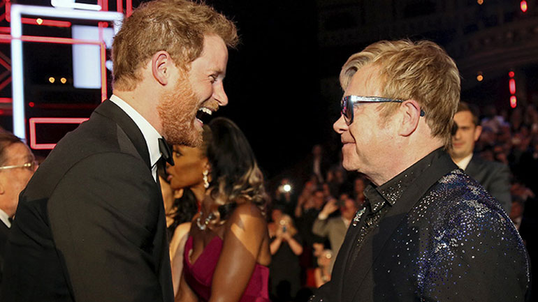 Ο πρίγκιπας Χάρι και ο Έλτον Τζον ενώνουν τις δυνάμεις τους κατά του HIV στους άνδρες