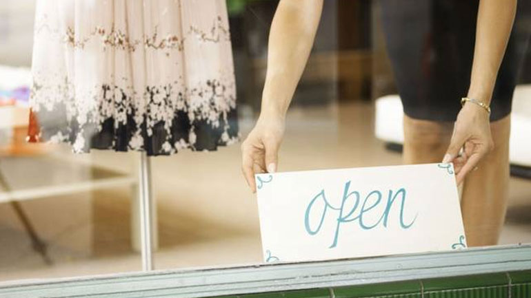 Ανοιχτά τα καταστήματα την Κυριακή