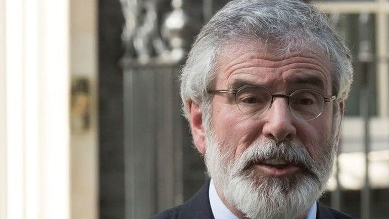 Βρετανία: Άγνωστοι εκτόξευσαν βόμβες μολότοφ στο σπίτι του Τζέρι Άνταμς στο Μπέλφαστ