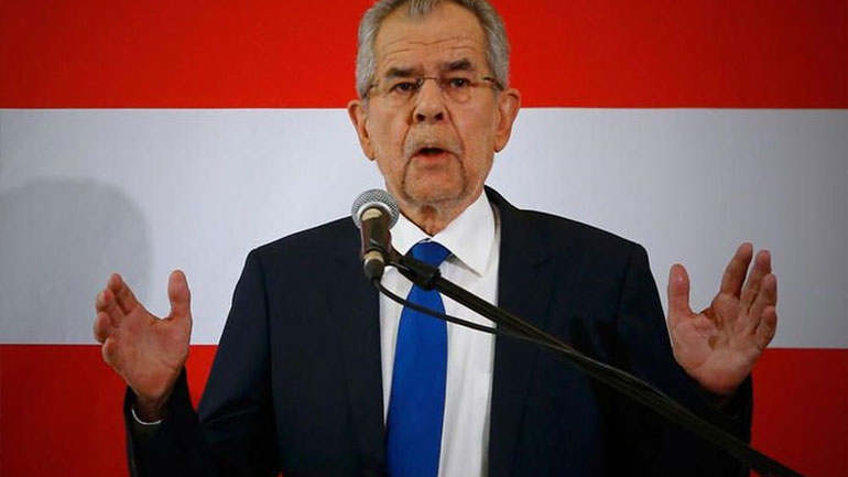 Αντίθετος με τη σκληρή γραμμή στο μεταναστευτικό ο Αυστριακός πρόεδρος