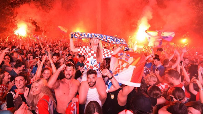 Όλη η Κροατία στους δρόμους για τον τελικό του Μουντιάλ