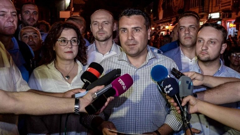 Εορτασμοί και πανηγύρια Ζάεφ για τη συμφωνία στο Σκοπιανό