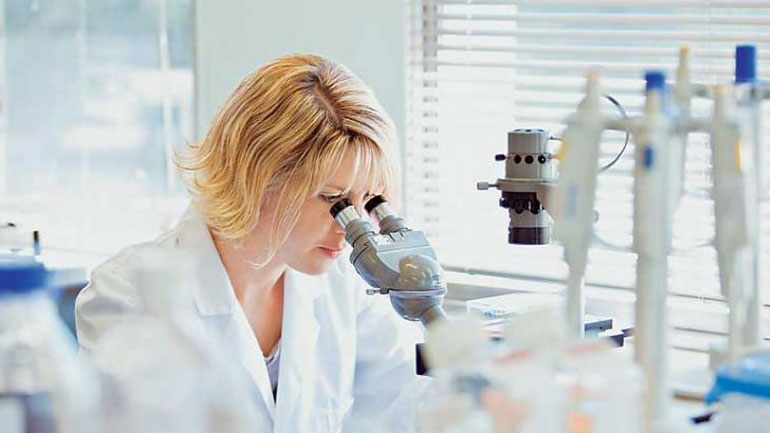 Οι επιστήμονες αναγνωρίζουν τη γενετική ταυτότητα της ασπίδας του HIV επιταχύνοντας την ανάπτυξη εμβολίου