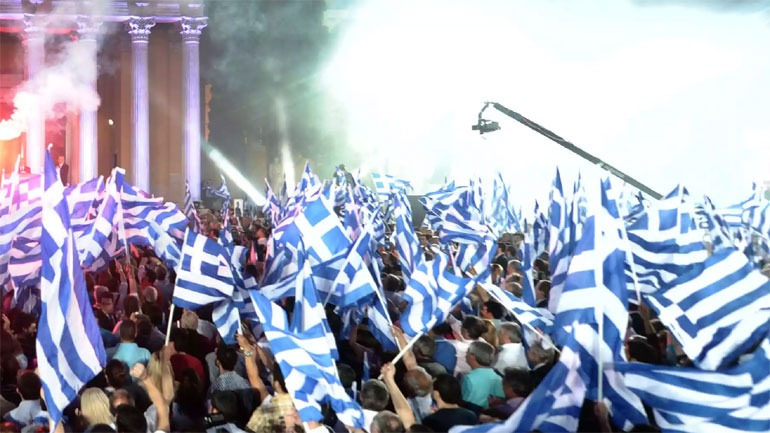 Guardian: Κανείς δεν πιστεύει ότι η Ελλάδα θα αποπληρώσει το χρέος