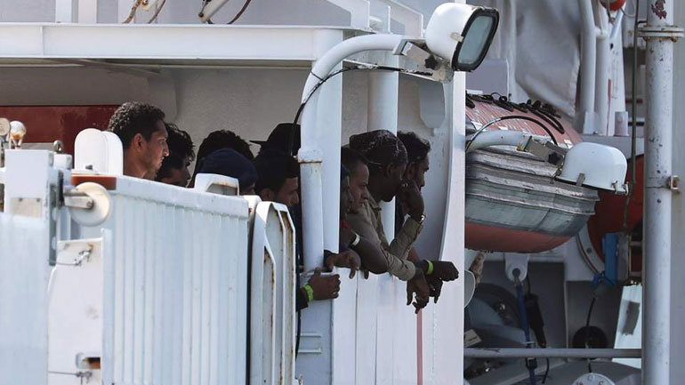 Ιταλία: Περίπου 50 μετανάστες και πρόσφυγες μεταφέρθηκαν στο λιμάνι του Ποτσάλο