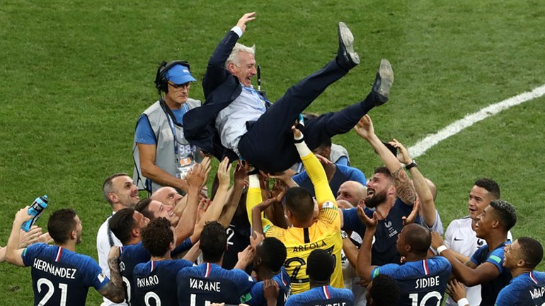 Ο Ντιντιέ Ντεσάν ίπταται!!!