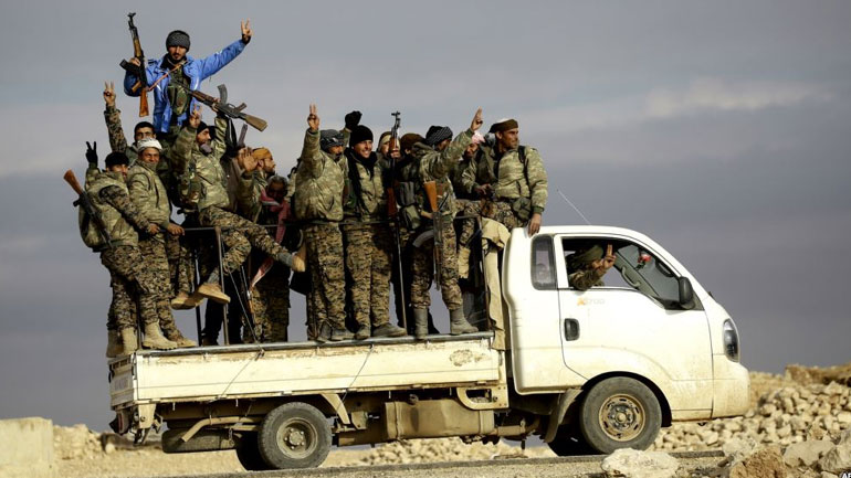 Συρία: Eγκατέλειψαν την πόλη Μάνμπιτζ οι τελευταίοι Κούρδοι μαχητές