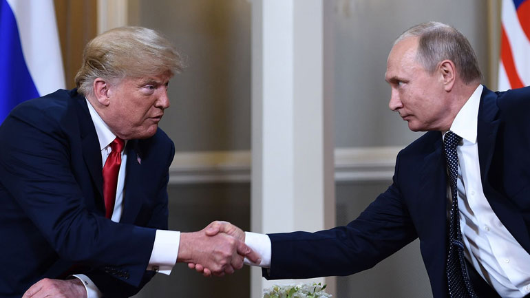 Το βλέμμα που σκοτώνει: Οι ματιές Τραμπ – Πούτιν τα λένε όλα