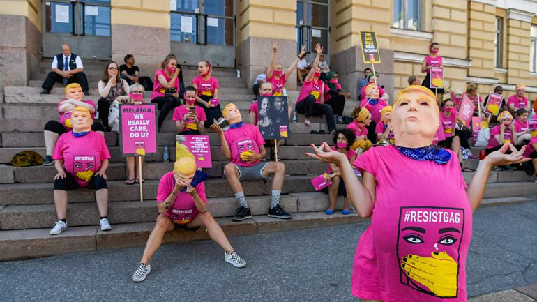 Φινλανδία: Έγκυες «Τραμπ» διαδηλώνουν κατά της πολιτικής του Αμερικανού προέδρου στο θέμα των αμβλώσεων