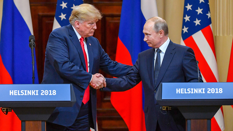Η συνάντηση Τραμπ – Πούτιν προκάλεσε θύελλα