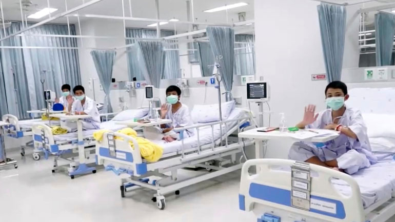 Ταϊλάνδη: Πρώτη δημόσια εμφάνιση σήμερα των 12 παιδιών