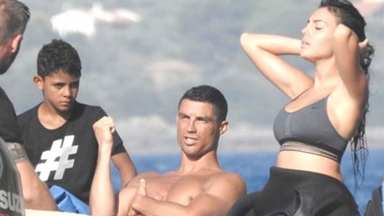 Το απίστευτο πουρμπουάρ του Cristiano Ronaldo στους υπαλλήλους του Costa Navarino