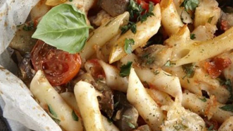 Σήμερα φτιάξτε πένες με μοτσαρέλα και μελιτζάνες