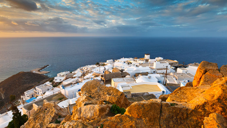 Ανάφη, μια όαση στην άκρη των Κυκλάδων: Για να κάνετε τις διακοπές που πάντα ονειρευόσασταν!