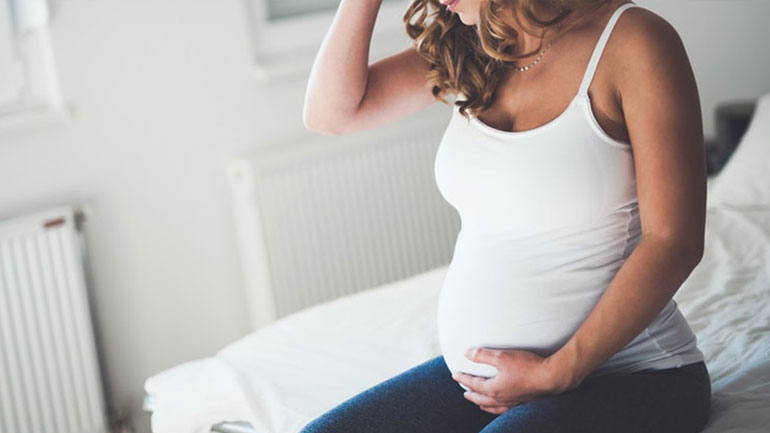 Κλαίνε τα μωρά μέσα στην κοιλιά της μητέρας τους;