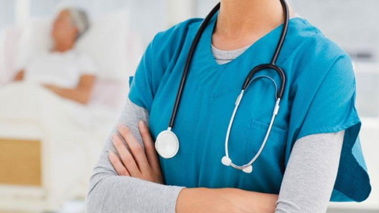 Ένωση Νοσηλευτών Ελλάδας: «Παράνομη» ένταξη νοσηλεύτριας σε ιατρική υπηρεσία