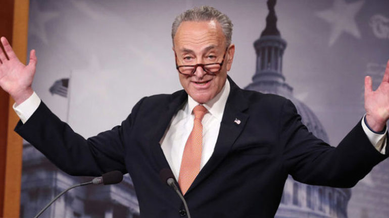 ΗΠΑ: Ο επικεφαλής των Δημοκρατικών στη Γερουσία απαιτεί ο Τραμπ να μην ξανασυναντηθεί κατ’ ιδίαν με τον Πούτιν