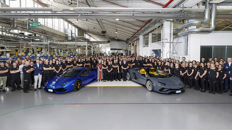 Σε Ιαπωνία και Ιταλία οι ξεχωριστές Aventador και Huracan