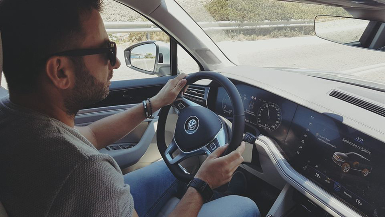 Όταν βρίσκεσαι πίσω από το τιμόνι του Touareg νοιώθεις πραγματικά άρχοντας...