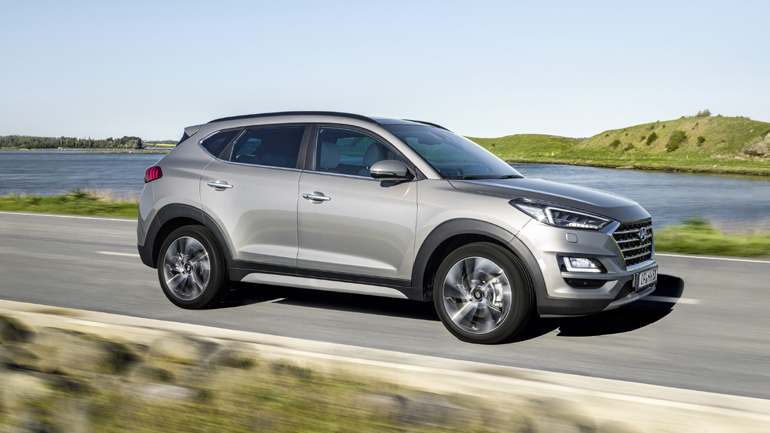 Ανάλογα την έκδοση φοράει ζάντες 17, 18 και 19 ιντσών