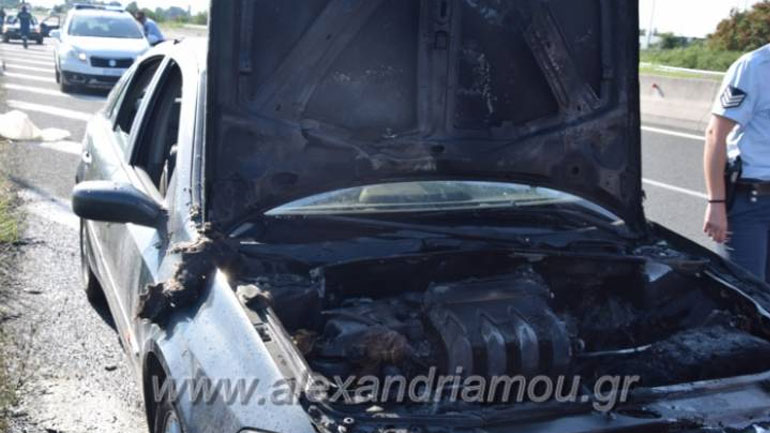 Ημαθία: Αυτοκίνητο τυλίχθηκε στις φλόγες εν κινήσει