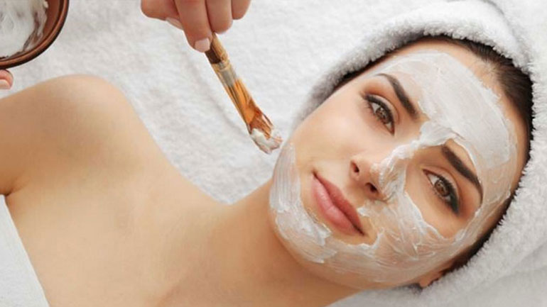 Φτιάξε μόνη σου αντιγηραντικό peeling προσώπου με πορτοκάλι και αλάτι