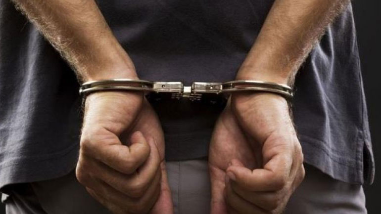 Σέρρες: Συνελήφθησαν τρία άτομα για πώληση παράνομων τραπεζοκαθισμάτων