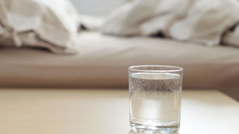 Πώς βοηθάει το παγωμένο νερό τη δίαιτα