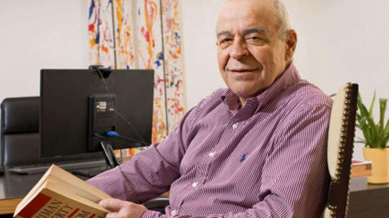 Πέθανε ο καθηγητής Σταύρος Τσακυράκης