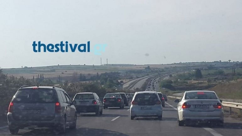 Για… γερά νεύρα η έξοδος των εκδρομέων προς τη Χαλκιδική: Μποτιλιάρισμα, χαμηλές ταχύτητες και ταλαιπωρία