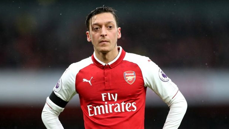 Η απάντηση του Οζίλ για τη φωτογραφία του με τον Ερντογάν που προκάλεσε σάλο